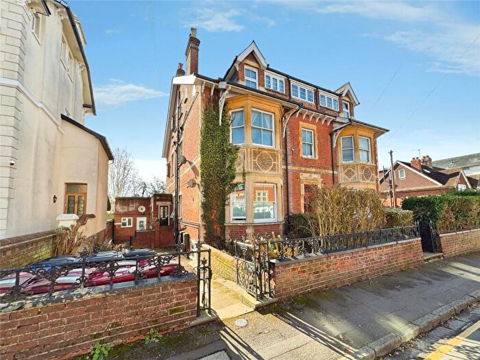 1 Bedroom Apartment To Rent In Milman Road, Reading, Berkshire, RG2