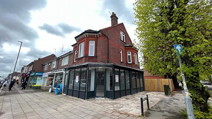 4 Bedroom Flat To Rent In High Street North, Dunstable, LU6