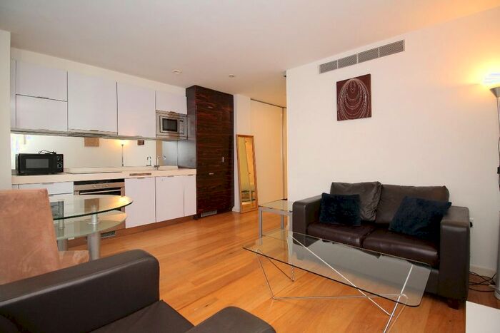 Studio To Rent In Ontario Tower, Fairmont Avenue, Canary Wharf, E14