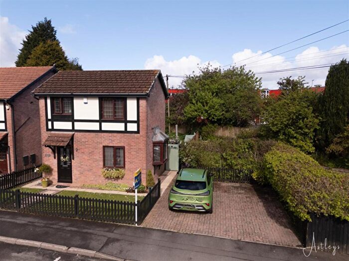 2 Bedroom Detached House For Sale In Stepney Road, Cockett, Swansea, SA2