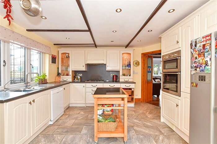 4 Bedroom Chalet For Sale In Sefter Road, Bognor Regis, West Sussex, PO21