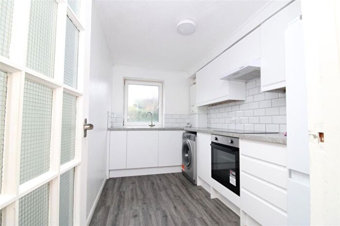 2 Bedroom Flat To Rent In Kingsmere, London Road, Preston, Brighton, BN1