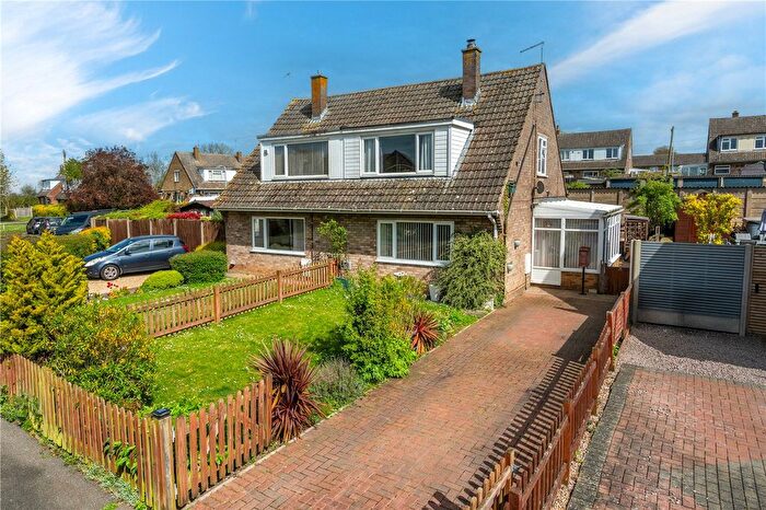3 Bedroom Semi Detached House For Sale In Thorold Avenue, Cranwell Village, Sleaford, Lincolnshire, NG34
