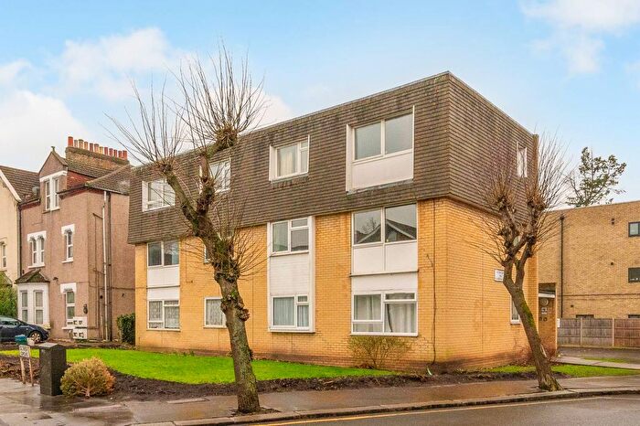 1 Bedroom Flat For Sale In Holmesdale Road, South Norwood, London, SE25