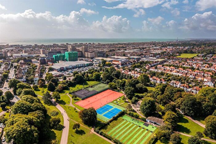 2 Bedroom Flat To Rent In Gemini House, Hove, BN3