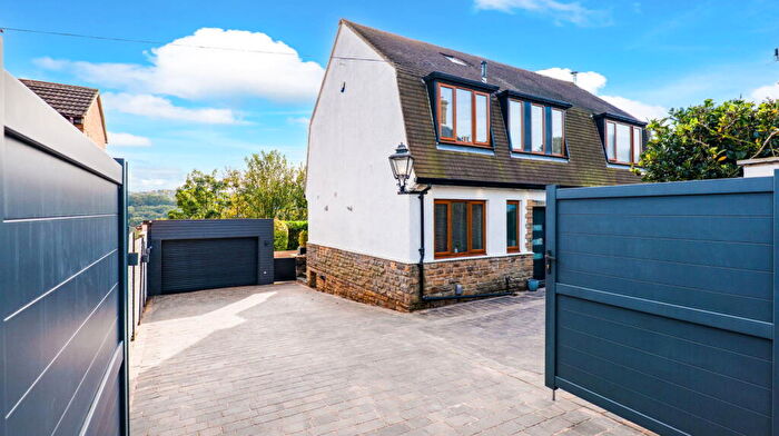 4 Bedroom Detached House For Sale In Chase Road, Loxley, Sheffield, S6