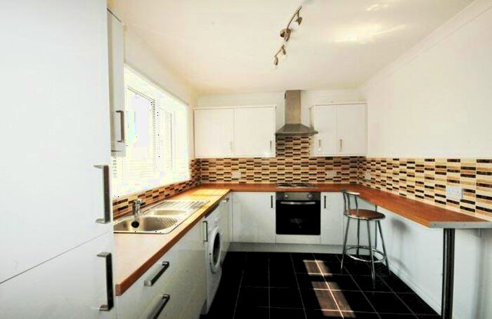 2 Bedroom Flat To Rent In Lennox Crescent, Bishopbriggs, G64