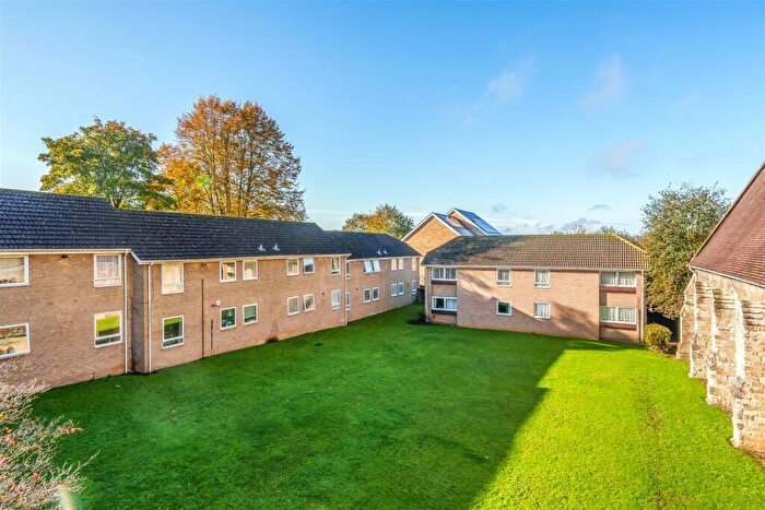 1 Bedroom Apartment For Sale In Basing Close, Maidstone, ME15