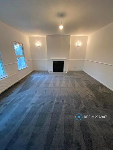 2 Bedroom Flat To Rent In Station Road, Harold Wood, Romford, RM3