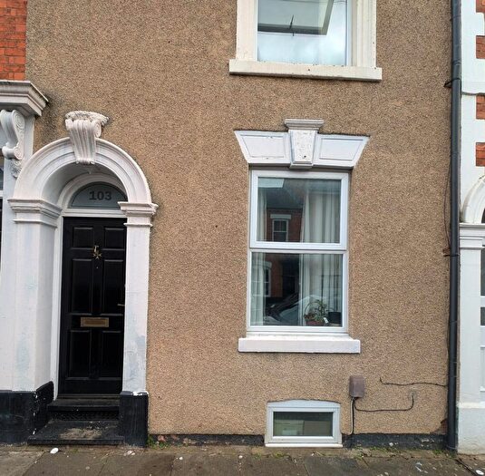 6 Bedroom Terraced House To Rent In Lower Thrift Street, Northampton, NN1