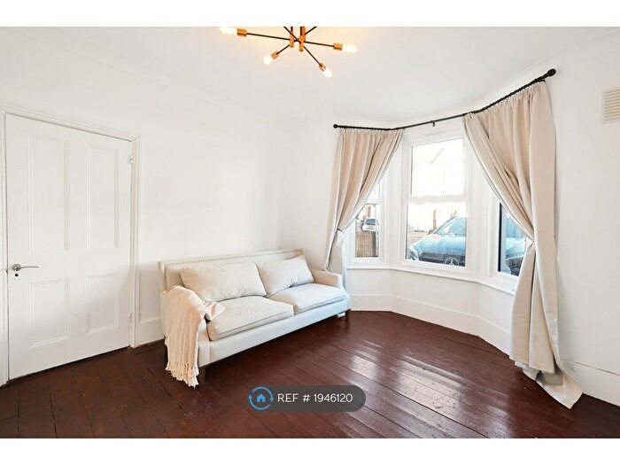 4 Bedroom Terraced House To Rent In Brownhill Road, London, SE6