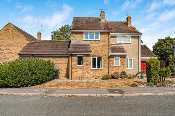2 Bedroom End Of Terrace House For Sale In Blakes Avenue, Witney, OX28