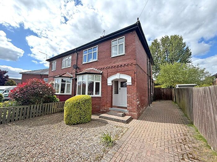 3 Bedroom Property For Sale In Eleanor Drive, Harrogate, HG2