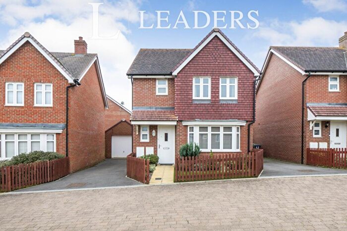 3 Bedroom Detached House To Rent In Lewry Road, Botley, SO32