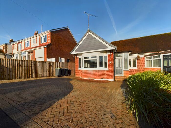 2 Bedroom Bungalow To Rent In Bushy Mead, Widley, Waterlooville, PO7