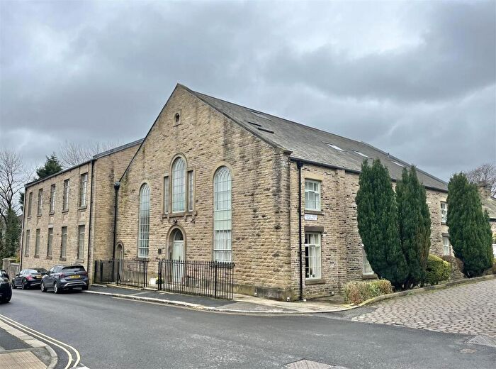 2 Bedroom Duplex For Sale In Glossop, SK13