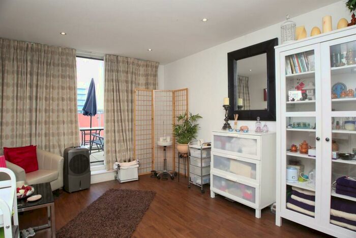 1 Bedroom Apartment To Rent In The Oxygen Apartments, Royal Victoria Dock, E16