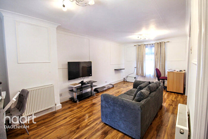 4 Bedroom End Of Terrace House To Rent In Pettits Road, Dagenham, RM10