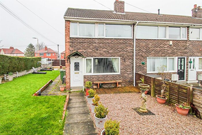 3 Bedroom Semi Detached House For Sale In Eastwood Avenue, Wakefield, WF2
