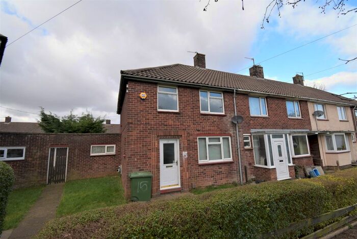3 Bedroom End Of Terrace House To Rent In Worcester Avenue, Grimsby, Lincolnshire, DN34