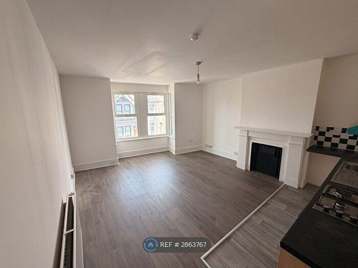 2 Bedroom Flat To Rent In Palmerston Road, London, E17