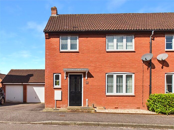 3 Bedroom End Of Terrace House For Sale In Hawks Drive, Tiverton, Devon, EX16