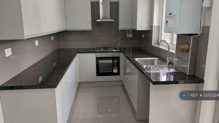 6 Bedroom Terraced House To Rent In Hampton Road, Ilford, IG1