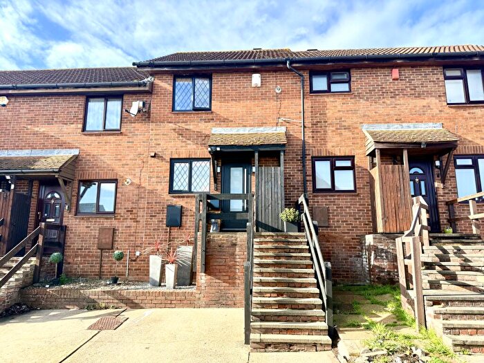 2 Bedroom Terraced House For Sale In Harvel Avenue, Strood, Rochester, ME2