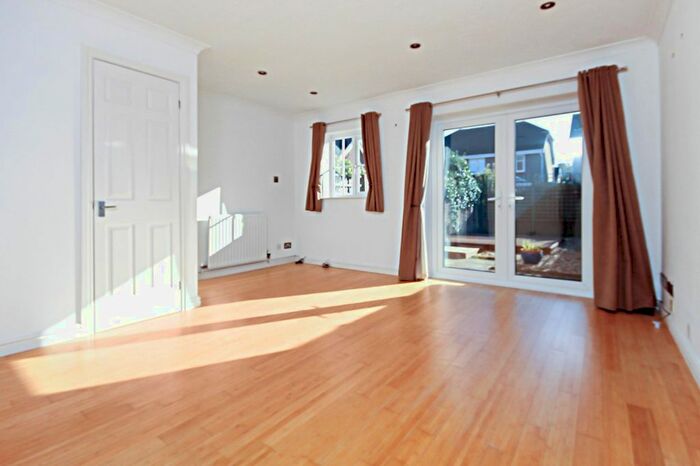 3 Bedroom Terraced House To Rent In Carse Road, Chichester PO19