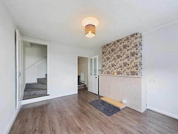 2 Bedroom Cottage For Sale In Hope Terrace, Whitby, YO21