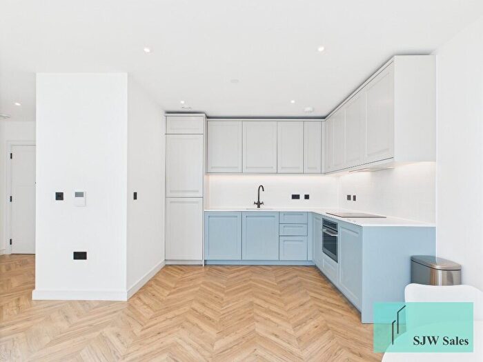 1 Bedroom Penthouse For Sale In Royal Exchange Kingston, Brook Street, KT1