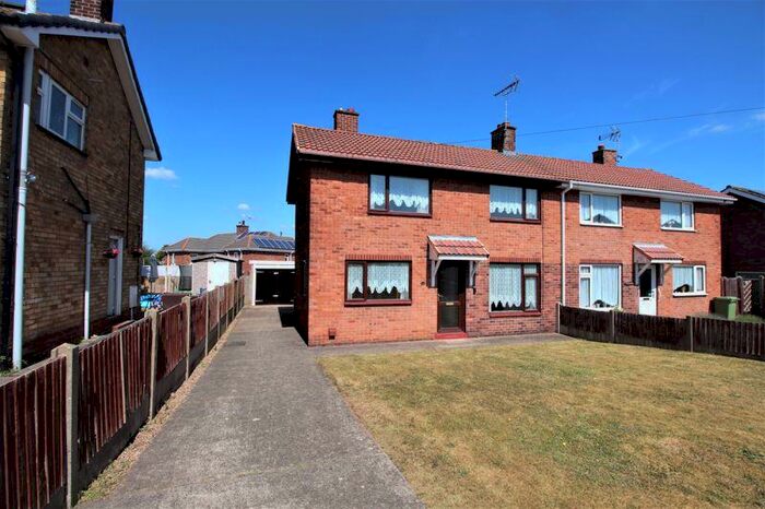 3 Bedroom Semi-Detached House To Rent In Ambleside, New Ollerton, NG22