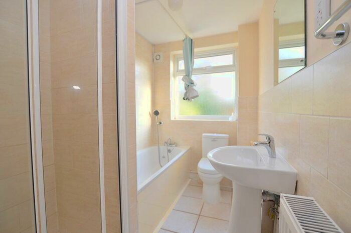 2 Bedroom Apartment To Rent In Devonshire Road, Hatch End, HA5