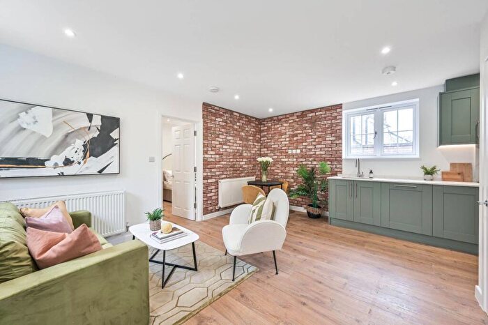 1 Bedroom Flat For Sale In Birkbeck Road, North Finchley, London, N12