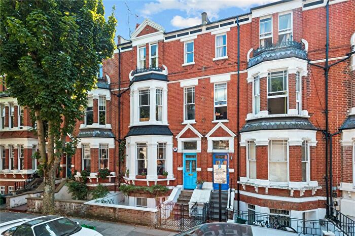 6 Bedroom Terraced House For Sale In Sotheby Road, Highbury, London, N5