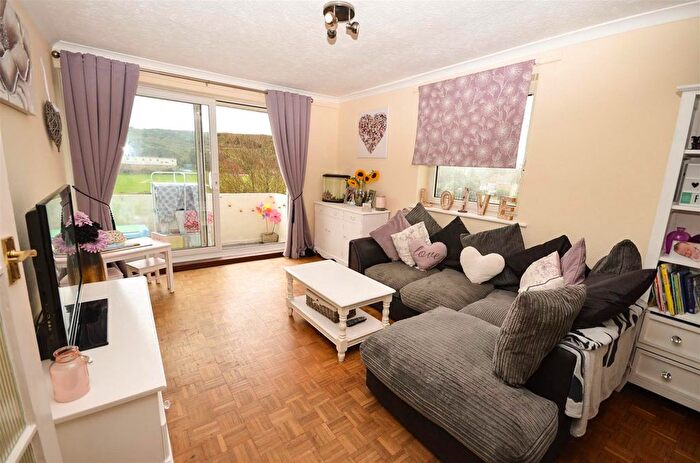 2 Bedroom Flat To Rent In Gibbon Road, Newhaven, BN9