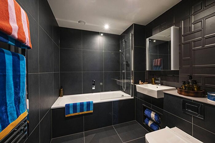 1 Bedroom Flat To Rent In Westfield Avenue, Stratford, London, E20