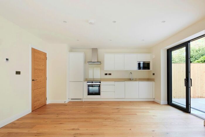 1 Bedroom Flat To Rent In The Upper Drive, Hove, BN3