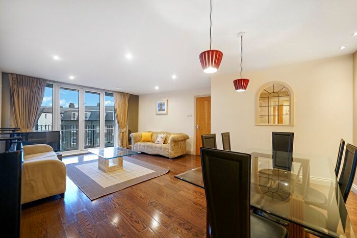 2 Bedroom Flat To Rent In Annes Court, Palgrave Gardens, NW1