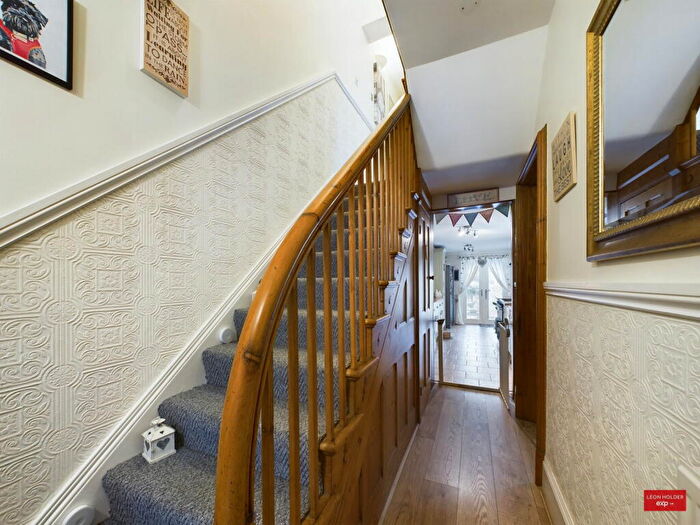 3 Bedroom End Of Terrace House For Sale In Honyatt Road, Gloucester, GL1