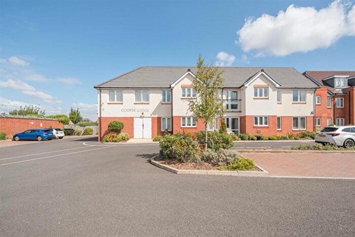 1 Bedroom Retirement Property For Sale In Cooper Lodge, Frinton-On-Sea, CO13