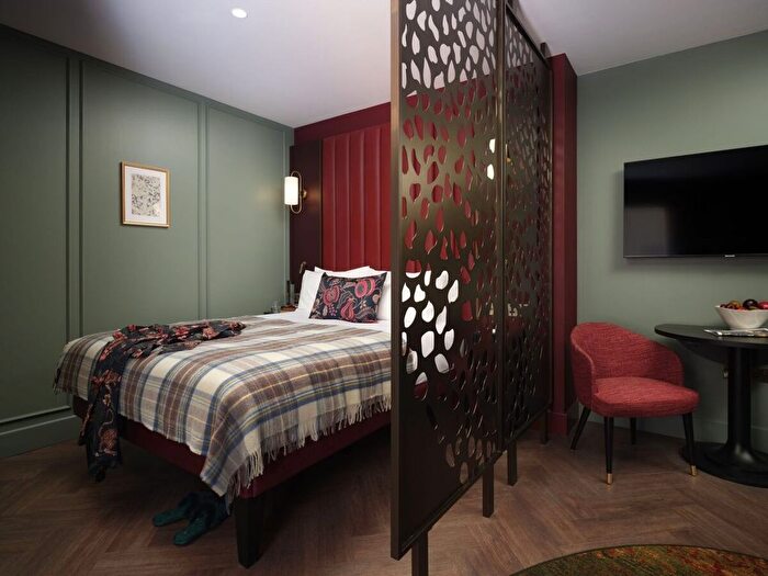 Studio To Rent In Harrington Gardens, London, SW7