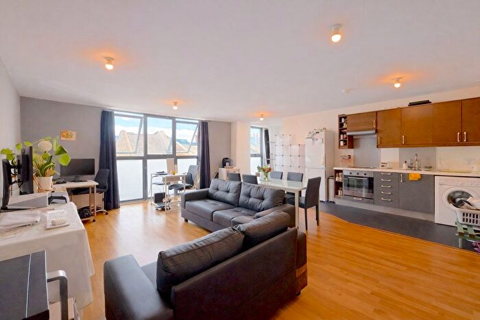 2 Bedroom Flat To Rent In Tyler Street, Greenwich, SE10