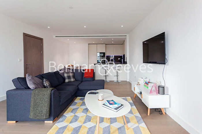 2 Bedroom Apartment To Rent In Vaughan Way, London Dock, Wapping, E1W