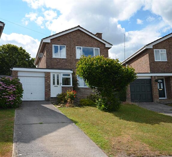 3 Bedroom Detached House For Sale In Hardy Crescent, Stalbridge, DT10