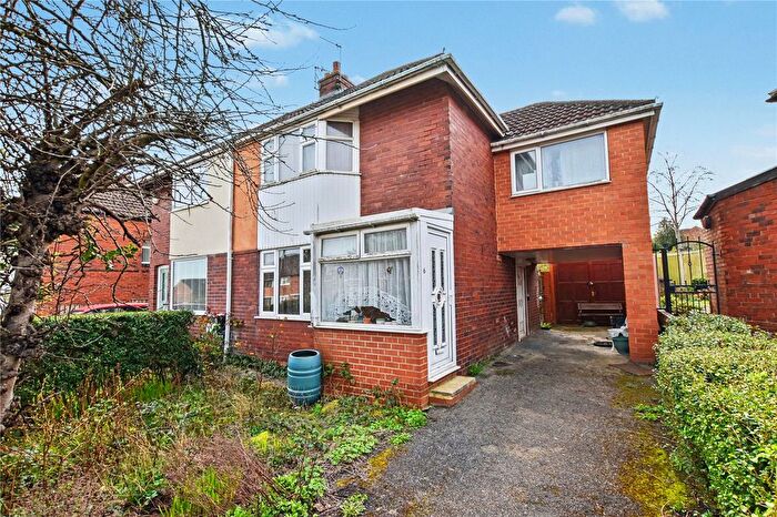 3 Bedroom Semi Detached House For Sale In Church Avenue, Gildersome, Morley, Leeds, LS27