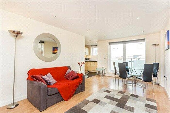 2 Bedroom Flat To Rent In Yeoman Street, London, SE8