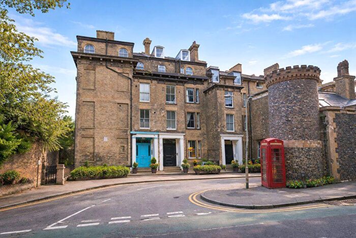 2 Bedroom Apartment For Sale In Victoria Park, Dover, CT16