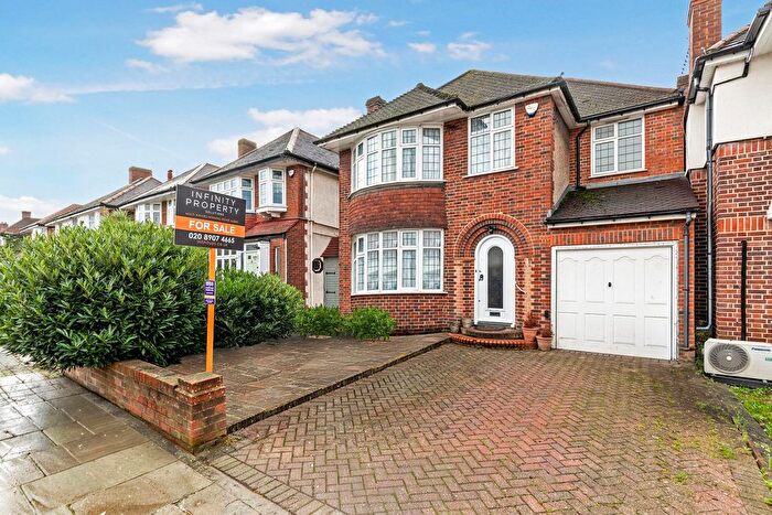 5 Bedroom Detached House For Sale In Donnington Road, Harrow, HA3