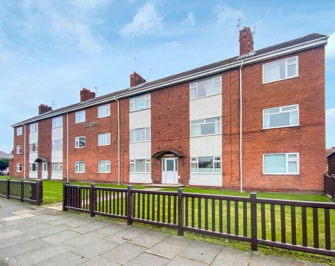 2 Bedroom Flat For Sale In The Northern Road, Crosby, Liverpool L23